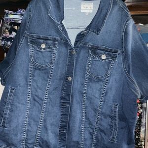 Torrid plus sz denim jacket sz 6 women’s